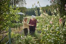 Mamma Mu: En dag på bondgården : Lekbok med stickers