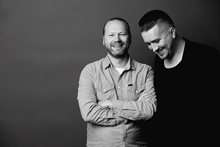 Svenska däggdjur : pysselbok med klistermärken